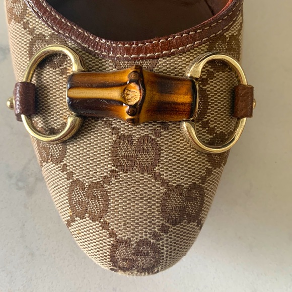 Gucci tan GG canvas and leather trim Bamboo Horsebit pumps. - Picture 9 of 12